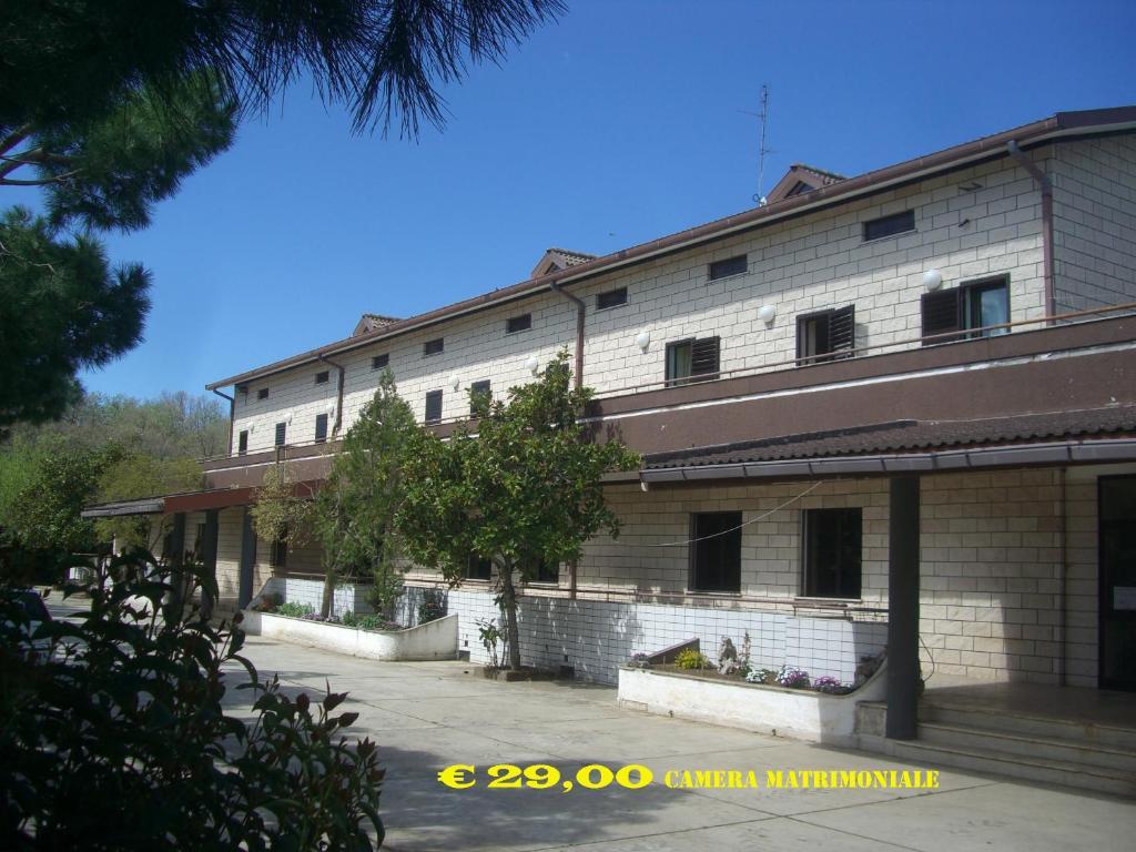 Hotel Menta E Rosmarino Monte SantʼAngelo Eksteriør bilde