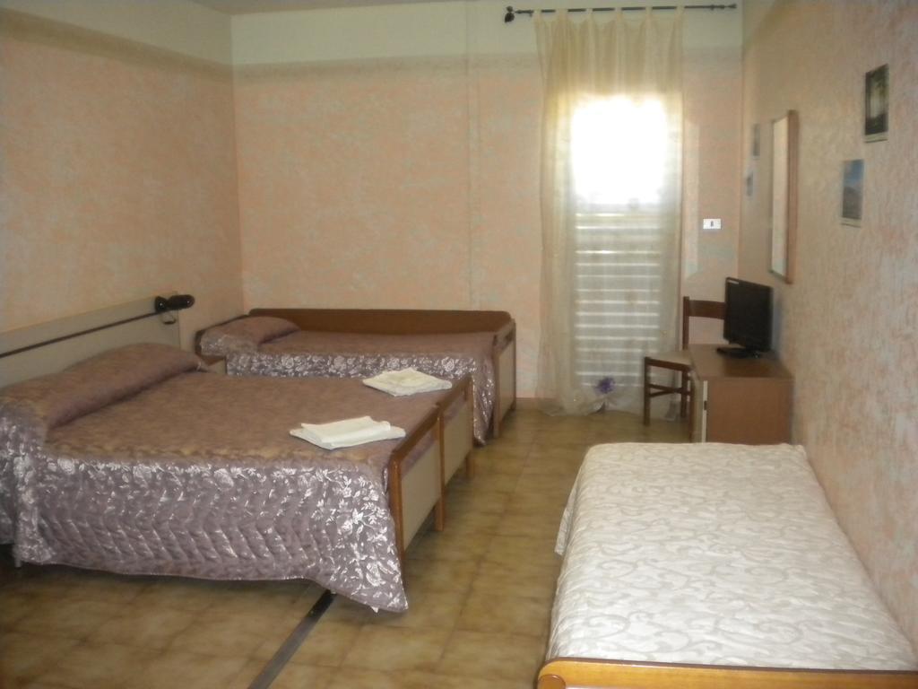 Hotel Menta E Rosmarino Monte SantʼAngelo Eksteriør bilde